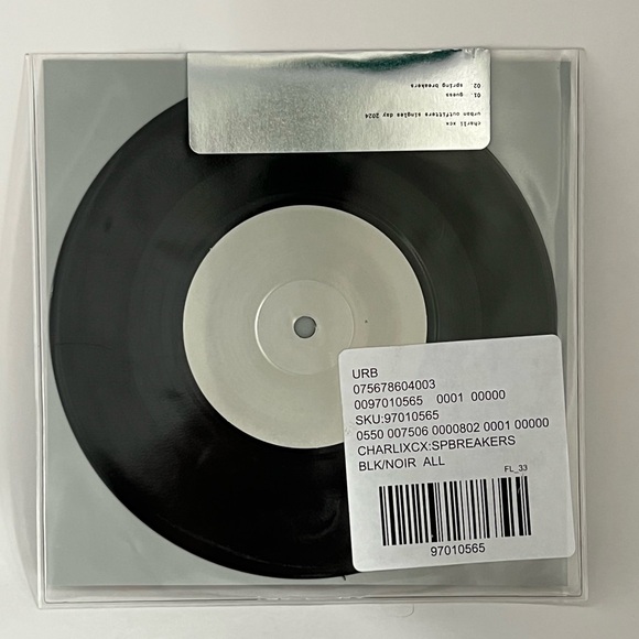 Charli XCX - Guess/Spring Breakers Limited 7-Inch Single Vinyl URBAN OUTFITTERS - Picture 3 of 5